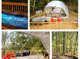 Luxe Dome w Hot Tub, Full Bath & Mountain View