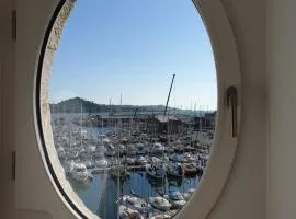 Loft d'architecte - vue sur port et deco vintage