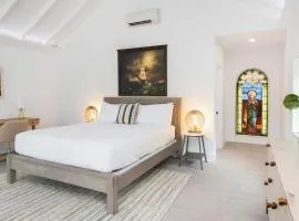 The Mastic Cana Luxury Cottage