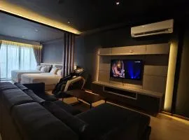 Black Martini Premium Suite