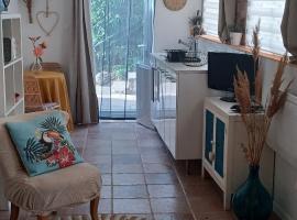 Studio loft au cœur du var, hotel in Saint-Maximin-la-Sainte-Baume