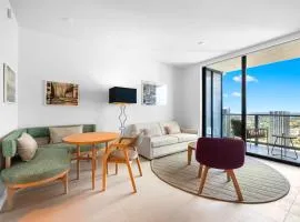 Luxury Condo on 44th Floor - Downtown Plus Parking