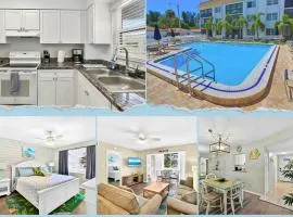 Siesta Key 2-Bedroom Condo with Pool