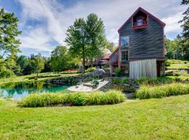 10 Mi to Mt Snow! Grand Estate Built to Entertain, villa in Wilmington