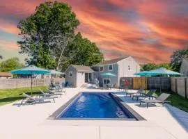 Modern Renovated Retreat with Pool in North Cape May