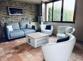 Gîte La Loge โรงแรมในCorné