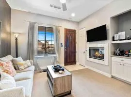 Modern La Quinta 1BR Condo w Pool Kitchen Hot Tub