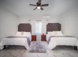 Spacious Runaway Bay Home Near Beach and Dining
