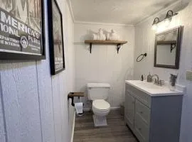 Adventure Cabin 3 King Bed Hot Tub