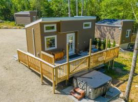 The Tulip Suite - The Dordean Suites of Chester, casa de muntanya a Western Shore