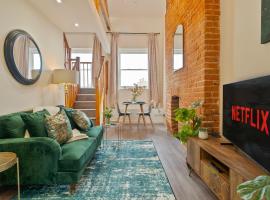 Unique Rooftop 2 Bedroom Retreat in Canterbury City Centre - Sleeps 4, itsepalvelumajoitus kohteessa Canterbury