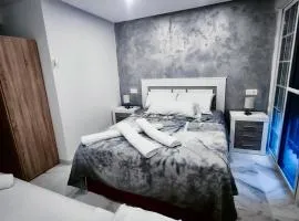 Airbhouse Prívate Rooms & Apartments Triana