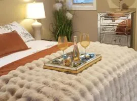 Island Rose - Luxe boutique 1 bedroom Villa in Resort