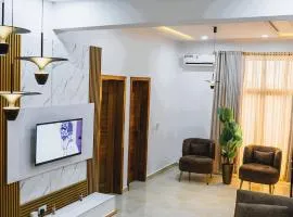 Modern Elegance! 2 Bedroom Haven in Lekki