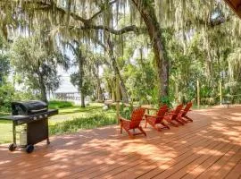 Little Lake George Hideaway w/ Furnished Boathouse