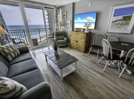 New High Floor Private Balcony Oceanfront w Pools