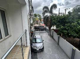 Luxury 1&2 Bedrooms Apartment in Adeniyi Jones, Ikeja, Lagos' Close to GRA, Computer Village International Airport, FULL DAY Power, Fast WiFi, hotell i Ikeja