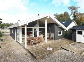 8 person holiday home in Frørup-By Traum
