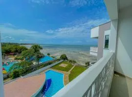 Blue Horizon Beachfront Apartments