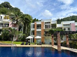 3-BR Condo Mountain & Pool view, Pool & Gym access - Kamala Hills G201, hotel a Kamala Beach