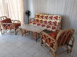 Chez les Ami's Rangiroa, hotel com estacionamento em Rangiroa