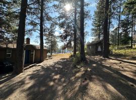 Cozy Cabin with Coeur d'Alene Lake views, villa in Coeur d'Alene