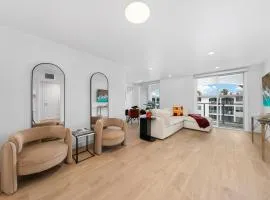 Elegant 1BR - Walk to Boats, Beach & Cafés