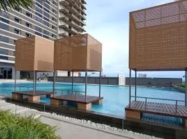 2BR Collins 1643 Pool & Free Parking