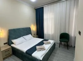 Hotel Moon