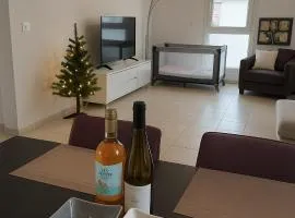 Appartement Bes,, Attique neuf avec confort