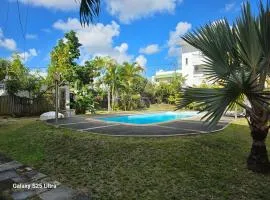 Pereybere 3BR with 1 ensuite and Private Parking