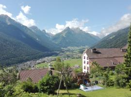 Landhaus Birgit, hotel di Telfes im Stubai