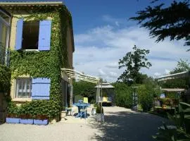 Holiday Home in Piolenc near Roman Orange