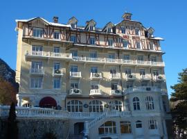 Golf Hôtel: Brides-les-Bains şehrinde bir otel