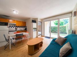 Bruneau & Sommet - Avec piscine partagée, hotel v destinaci Montauban-de-Luchon