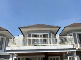 Darmawan Villa, hotel di Blimbing