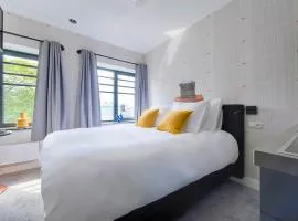 Freshly Renovated Stay W Kitchen And Bathroom
