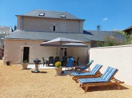 Superbe gite familial pour 10 personnes à Gizeux, hotel din Gizeux
