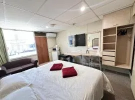 Inland Oasis Motel
