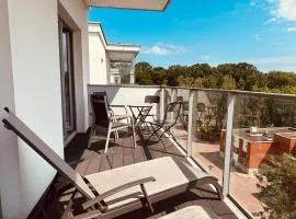 Baltic Inspiration - Guest Favorite, Excellent Location, 2 King Bedrooms, Jacuzzi Bath, Parking