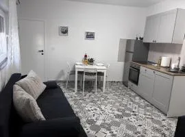 Apartment in Pirovac with balcony, air conditioning, Wi-Fi (4717-2)