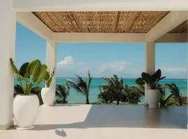 Villa Kweli - Private Ocean Front Villa