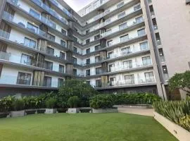 Sky View Condo at Lennox