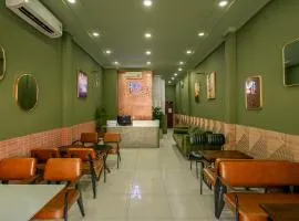 AMILA NGUYEN HUE HOTEL by SAZI