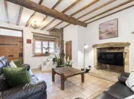 Charming 3-Bed Cottage in Central Stroud