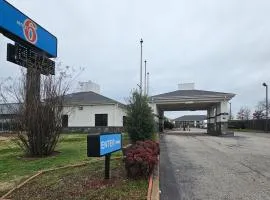 Motel 6 Memphis, TN - Graceland
