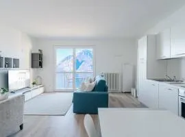 Lake Como views, bright cozy apartment