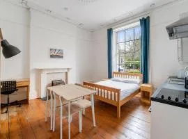 No 4 Georgian Shared House - By Clifton Short Lets