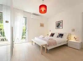 Florence Charming Apartments - Conventino Modern - One-bedroom Flat with Living Area and Garage near Boboli