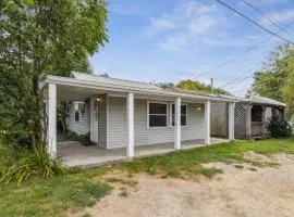 3 Charming Cottages on GOTL Strip - Sleeps 10